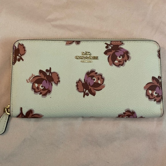 COACH FLORAL ZIPPY WALLET - Picture 1 of 12